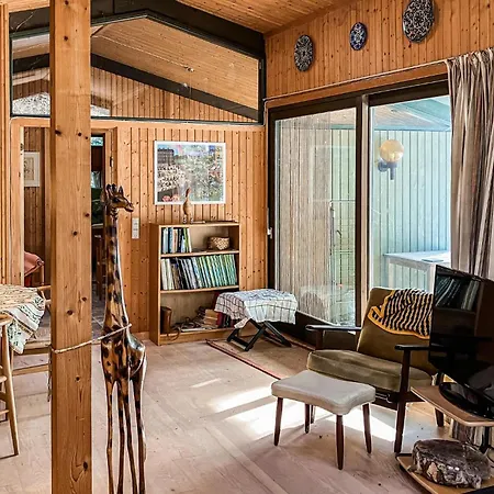 3 Bedroom Amazing In Semesterbostad Frederiksværk